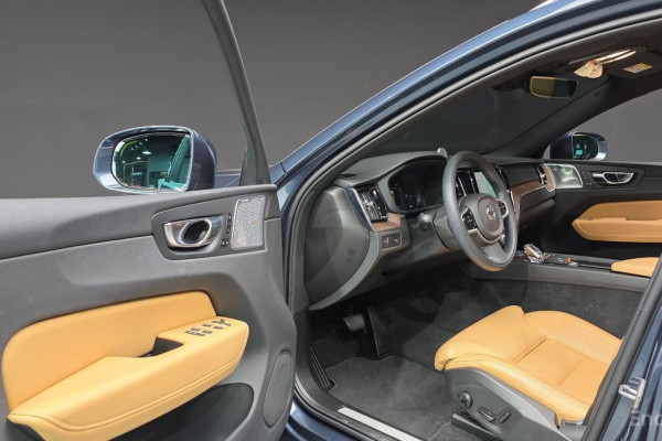 2021 Volvo XC60 с пробегом 22 842 км