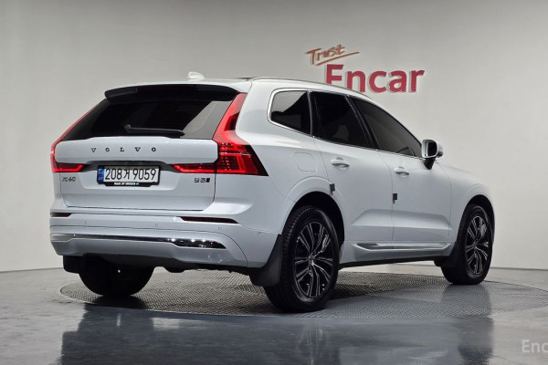 2022 Volvo XC60 с пробегом 50 983 км