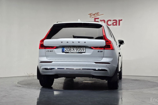 2022 Volvo XC60 с пробегом 50 983 км