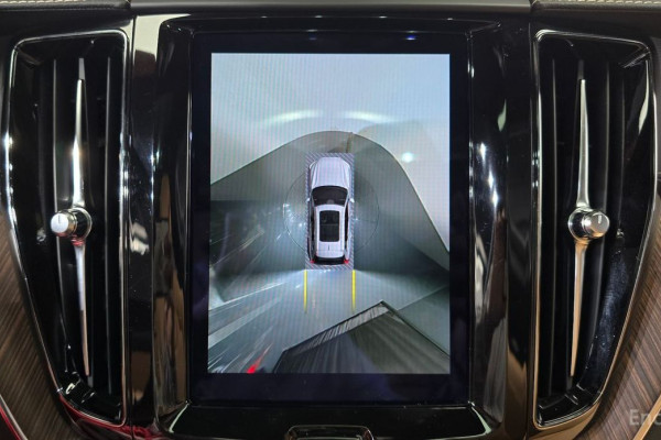 2022 Volvo XC60 с пробегом 50 983 км