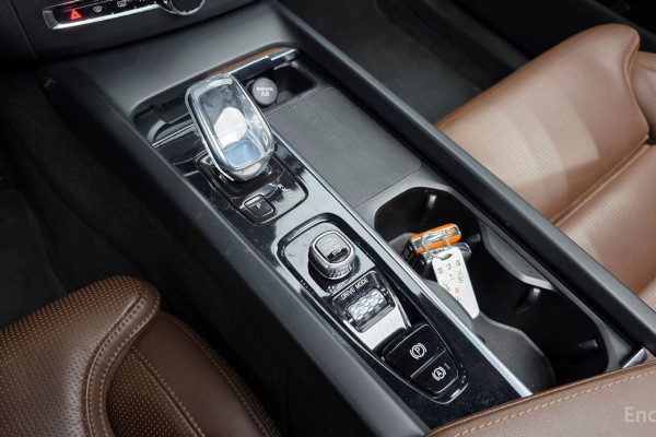 2021 Volvo XC60 с пробегом 55 341 км