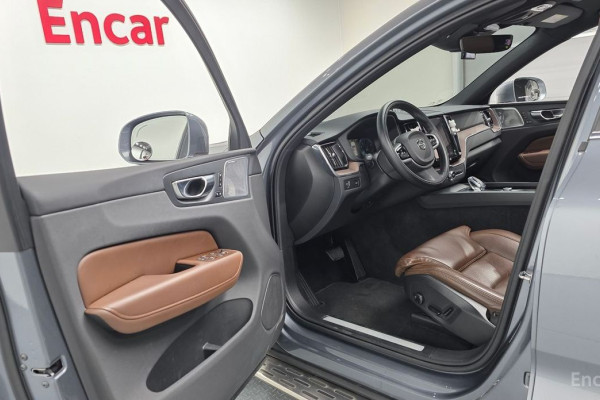 2021 Volvo XC60 с пробегом 55 341 км