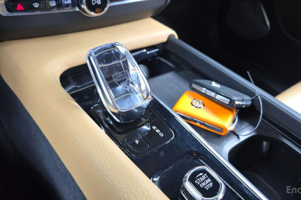 2021 Volvo XC60 с пробегом 91 843 км