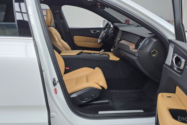 2021 Volvo XC60 с пробегом 91 843 км