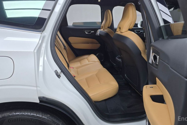 2021 Volvo XC60 с пробегом 91 843 км