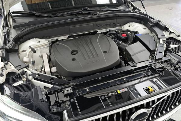 2022 Volvo XC60 с пробегом 28 907 км