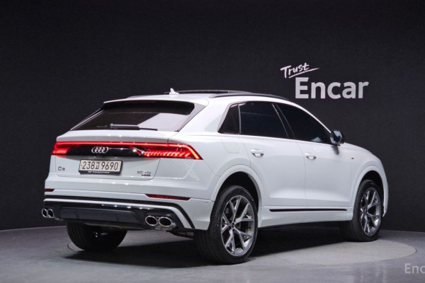 2023 Audi Q8 с пробегом 42 471 км