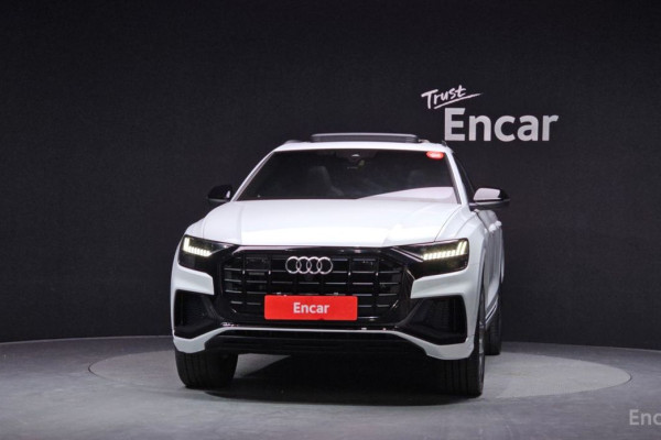 2023 Audi Q8 с пробегом 42 471 км