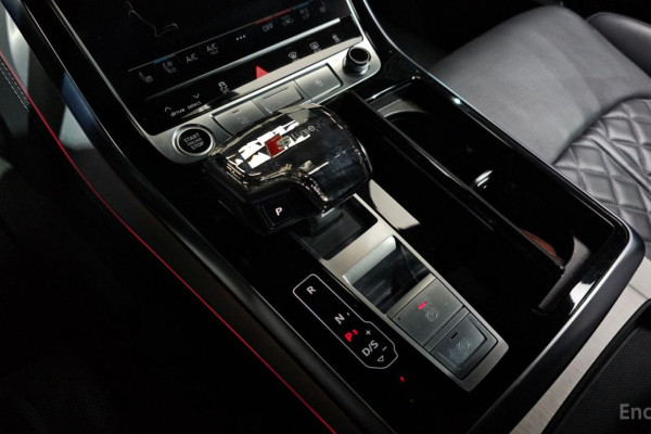 2023 Audi Q8 с пробегом 42 471 км