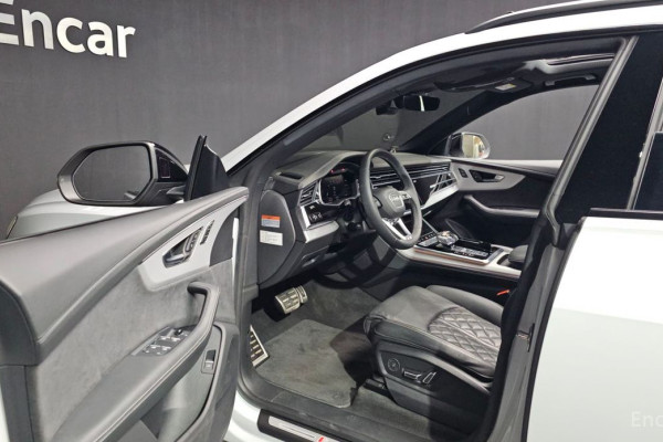 2023 Audi Q8 с пробегом 42 471 км