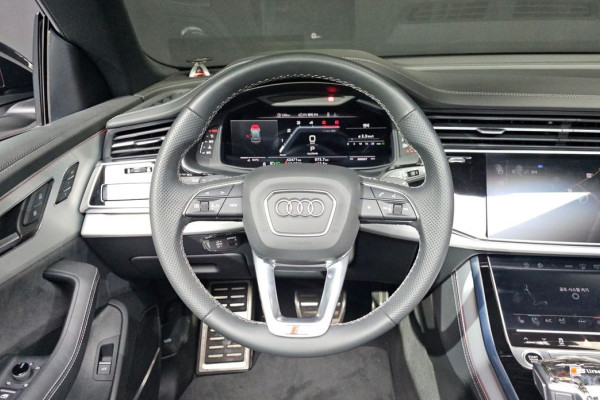 2023 Audi Q8 с пробегом 42 471 км