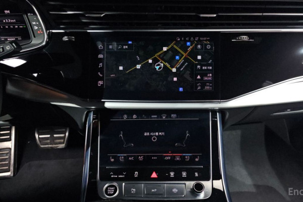 2023 Audi Q8 с пробегом 42 471 км