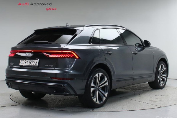2023 Audi Q8 с пробегом 13 953 км