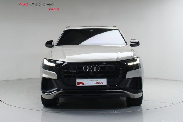 2023 Audi Q8 с пробегом 17 540 км