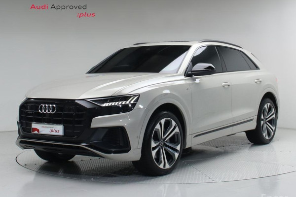 2023 Audi Q8 с пробегом 17 540 км