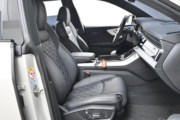 2023 Audi Q8 с пробегом 17 540 км