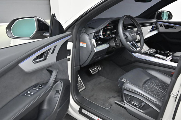 2023 Audi Q8 с пробегом 17 540 км