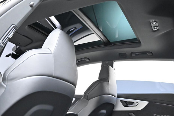 2023 Audi Q8 с пробегом 17 540 км