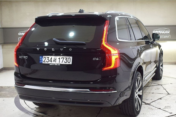 2022 Volvo XC90 с пробегом 66 039 км