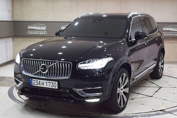2022 Volvo XC90 с пробегом 66 039 км