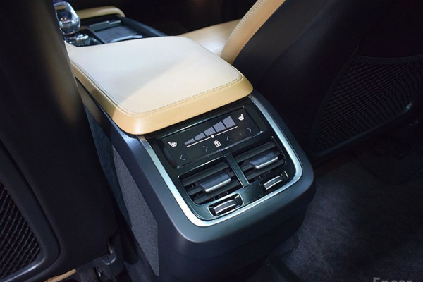 2022 Volvo XC90 с пробегом 66 039 км