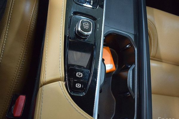 2022 Volvo XC90 с пробегом 66 039 км