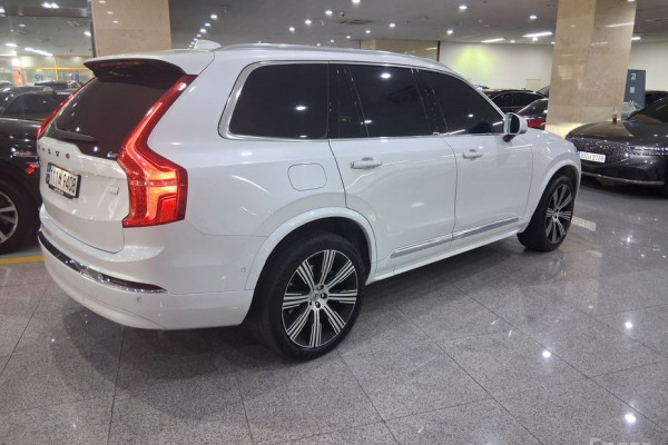 2023 Volvo XC90 с пробегом 56 090 км