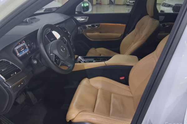 2023 Volvo XC90 с пробегом 56 090 км