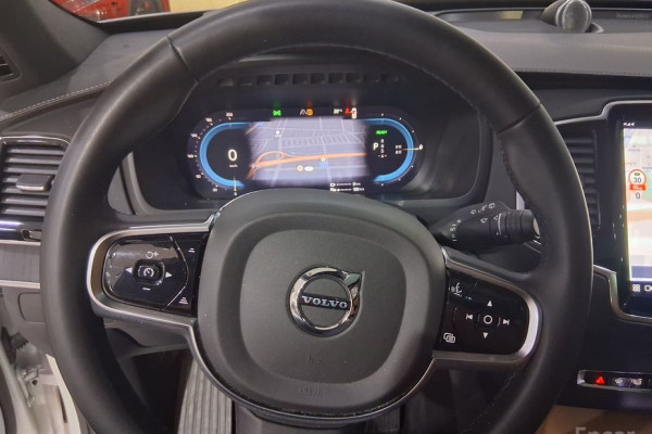 2023 Volvo XC90 с пробегом 56 090 км