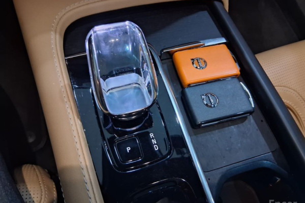 2023 Volvo XC90 с пробегом 56 090 км