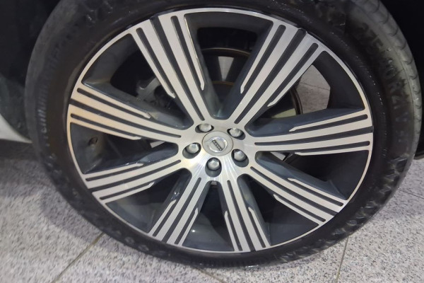 2023 Volvo XC90 с пробегом 56 090 км