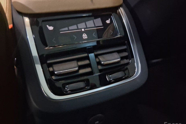 2023 Volvo XC90 с пробегом 56 090 км