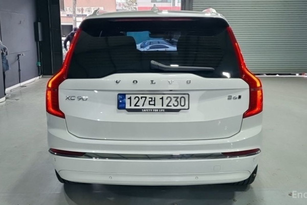 2023 Volvo XC90 с пробегом 42 817 км
