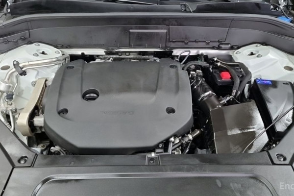 2023 Volvo XC90 с пробегом 42 817 км