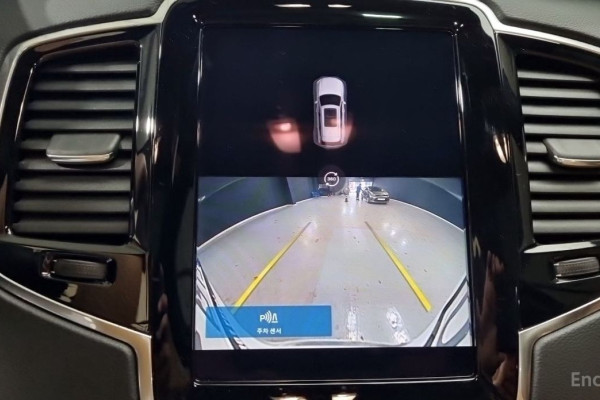 2023 Volvo XC90 с пробегом 42 817 км