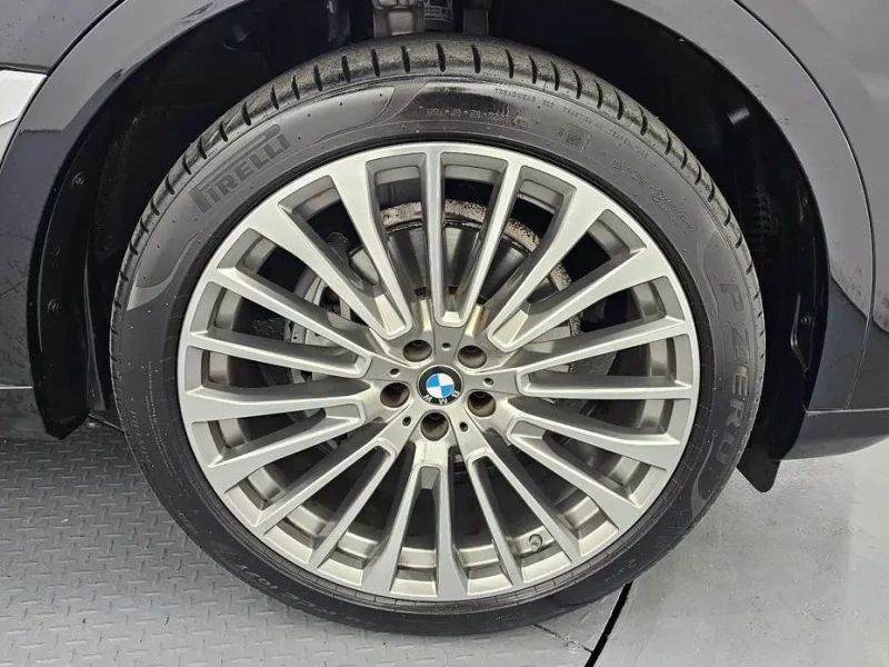 2022 BMW X7 с пробегом 19 604 км