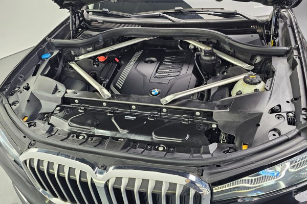 2022 BMW X7 с пробегом 19 604 км