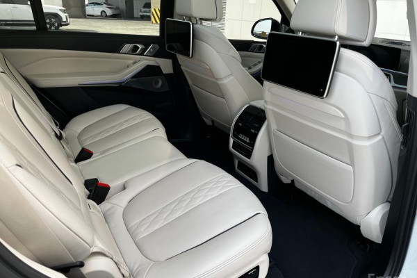 2022 BMW X7 с пробегом 136 000 км