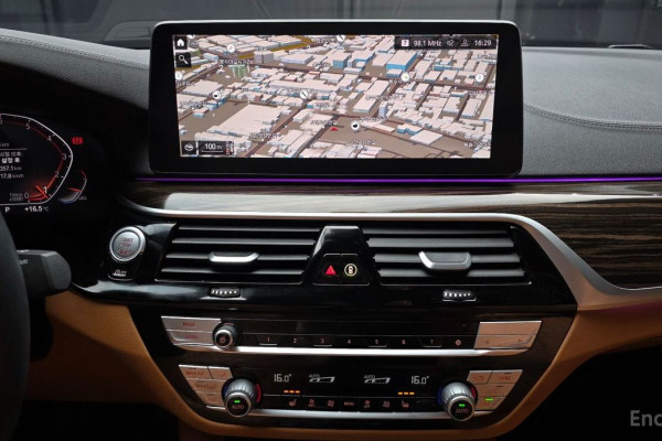 2020 BMW 5 серии с пробегом 64 486 км