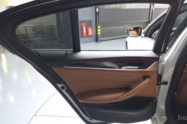 2020 BMW 5 серии с пробегом 64 486 км