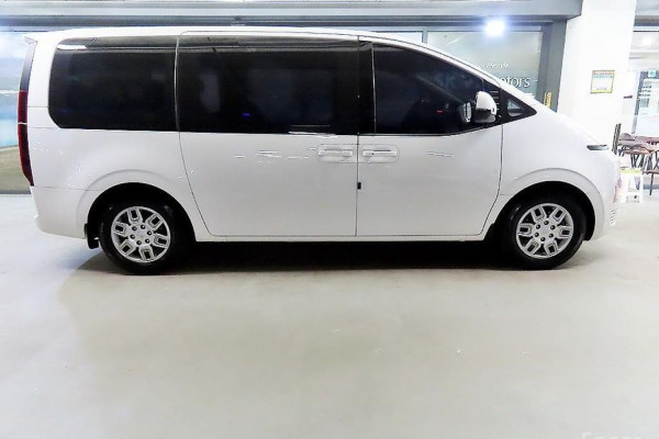 2022 Hyundai Staria с пробегом 86 057 км