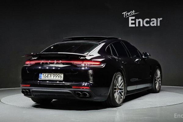 2022 Porsche Panamera с пробегом 27 331 км
