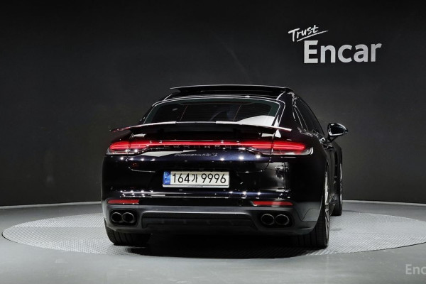 2022 Porsche Panamera с пробегом 27 331 км