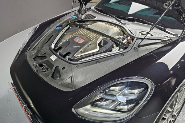 2022 Porsche Panamera с пробегом 27 331 км