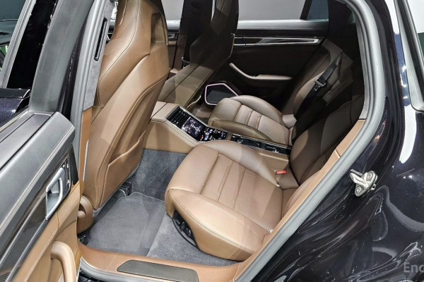 2022 Porsche Panamera с пробегом 27 331 км