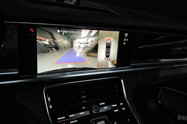 2022 Porsche Panamera с пробегом 27 331 км