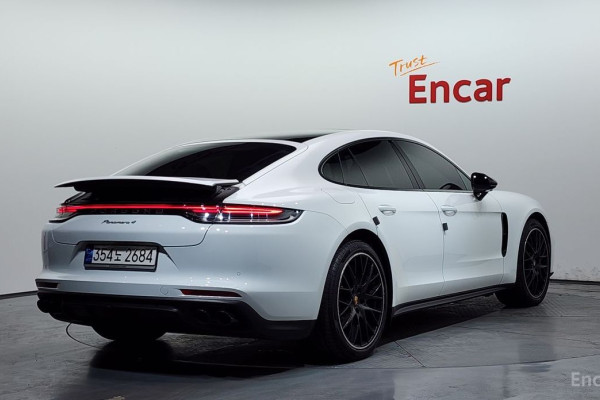 2023 Porsche Panamera с пробегом 17 801 км