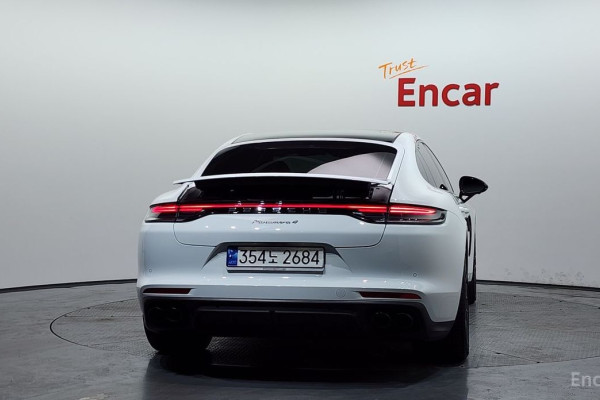 2023 Porsche Panamera с пробегом 17 801 км