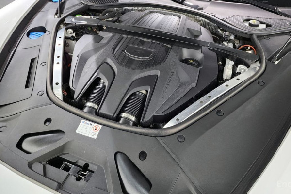 2023 Porsche Panamera с пробегом 17 801 км