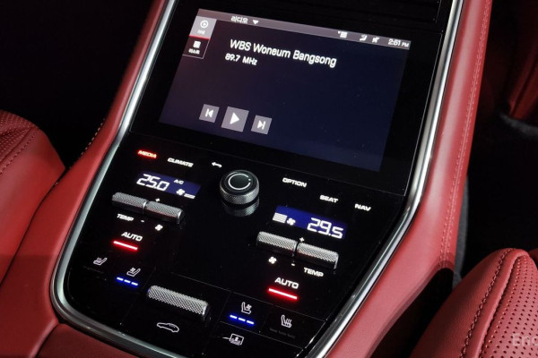 2023 Porsche Panamera с пробегом 17 801 км